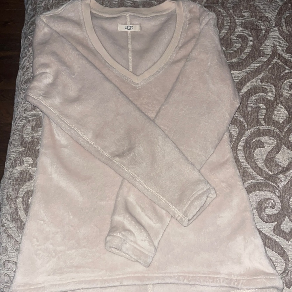 UGG sweater